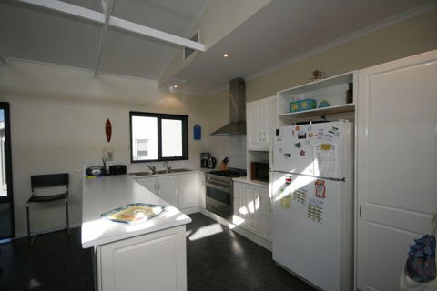 LJ Hooker Goolwa Holiday Rentals - 25 Barrage Road, Goolwa South - Timeshare Accommodation 3