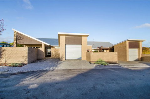Mount Gambier Accommodation - Timeshare Accommodation 9