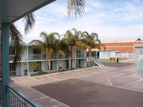 Commodore Motor Inn Mildura - Timeshare Accommodation 4