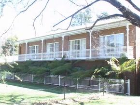 Barrasss John Bright Motor Inn - Timeshare Accommodation 1