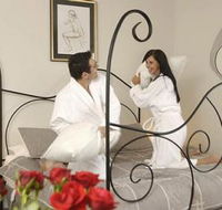 Wine  Roses Bed  Breakfast - Timeshare Accommodation