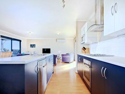 Century 21 SouthCoast: Whinnerah Sunsets - Timeshare Accommodation 3