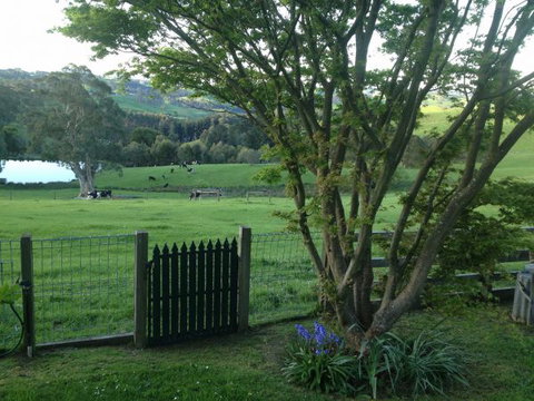 Halcyon Cottage Retreat - Self Contained Accommodation - Timeshare Accommodation 7