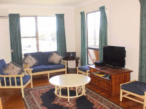 Anchors Aweigh - Timeshare Accommodation 3