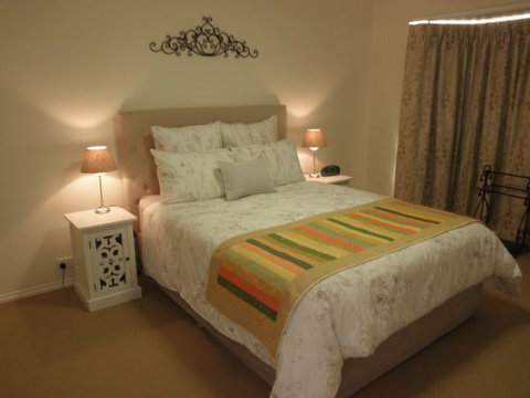 C&C's Bed And Breakfast - Timeshare Accommodation 2