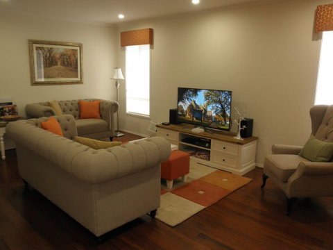 C&C's Bed And Breakfast - Timeshare Accommodation 7