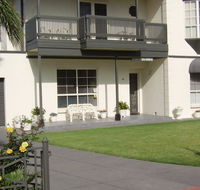 Glenelg Sea-Breeze BB