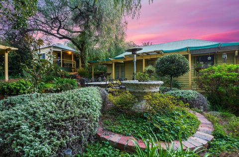 Bendigo Cottages Bed And Breakfast - Timeshare Accommodation 0