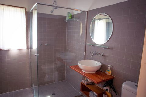 Sandalwood Shearing Shed - Timeshare Accommodation 6