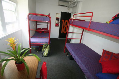 Zing! Backpackers Hostel - Timeshare Accommodation 9
