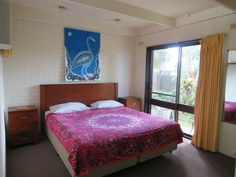 Lakes Waterfront Motel - Timeshare Accommodation 3