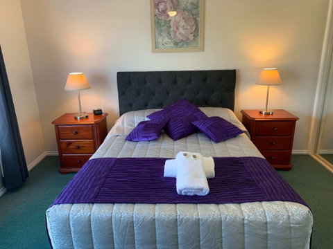 Obadiah Country Cottages - Timeshare Accommodation 6