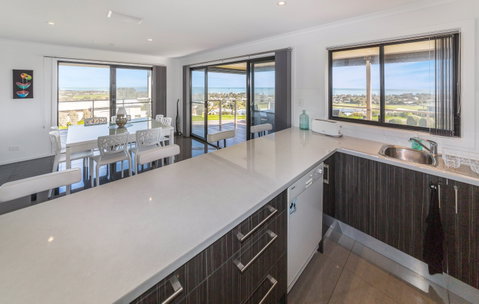 Stunning On Stacey - Timeshare Accommodation 3