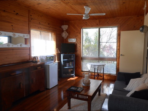 Frangi Breezes Bed And Breakfast - Timeshare Accommodation 1