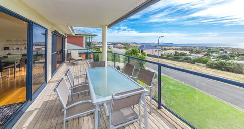 Serenity On Stacey - Timeshare Accommodation 3