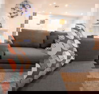 Contemporary Esprit with river reserve access