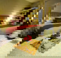 Gisborne Peak Winery  Cottages