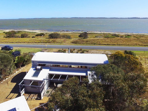Coorong Aurora - Breathtaking Waterfront Escape - Timeshare Accommodation 0