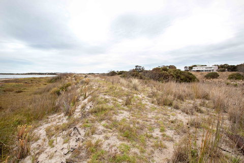 Coorong Aurora - Breathtaking Waterfront Escape - Timeshare Accommodation 1