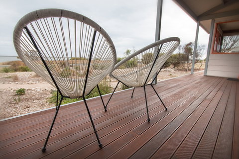 Coorong Aurora - Breathtaking Waterfront Escape - Timeshare Accommodation 2