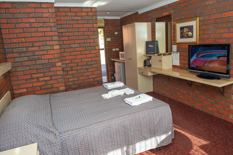 Golden Country Motel And Caravan Park - Timeshare Accommodation 1