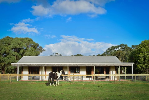 The Glen Farm Cottages - Timeshare Accommodation 1