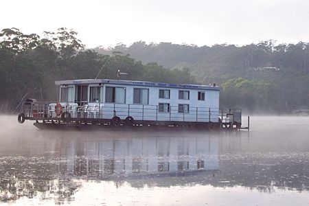 Clyde River Houseboats - Timeshare Accommodation 1