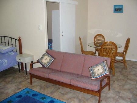 JJ's Holiday Cottages - Mitchell Street - Timeshare Accommodation 2