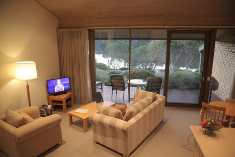 Gipsy Point Lakeside - Timeshare Accommodation 1