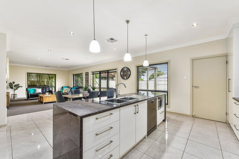 Mount Gambier Apartments - Accommodation On Lansell 1 - Timeshare Accommodation 1