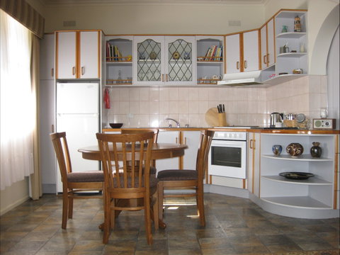Peel Cottage - Timeshare Accommodation 2