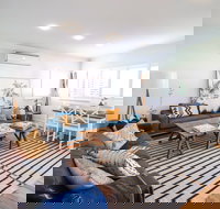 The Lakehouse at Raffetys Resort