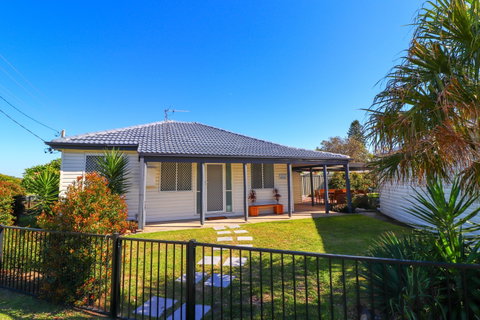 Beachside Cottage At Blacksmiths - Timeshare Accommodation 0