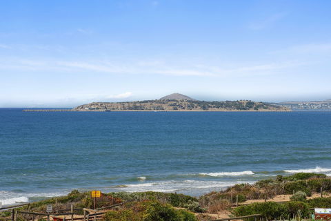 Chiton On The Rocks - Breathtaking Panoramic Coastal Views - Timeshare Accommodation 1