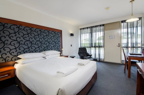 Commodore On The Park - Timeshare Accommodation 2