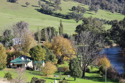 Elm Cottage Tumut - Timeshare Accommodation 1