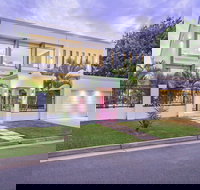 Riviera Waters Broadbeach - Vogue Holiday Homes