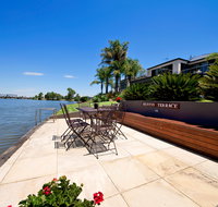 Waterfront Holiday Houses - Timeshare Accommodation