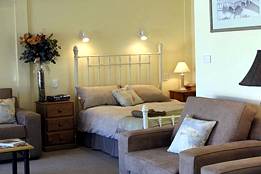 Courtside Cottage Bed And Breakfast - Timeshare Accommodation 1