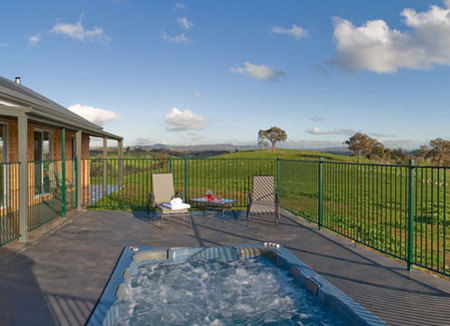 Hut On The Hill Heathcote - Timeshare Accommodation 1