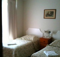 Camellia Court House and Holiday Apartments