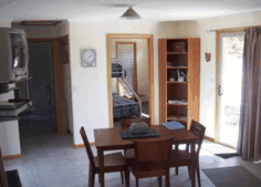 Yakkalla Holiday Cottage - Timeshare Accommodation 2