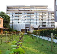 Honeysuckle Executive Apartments - Timeshare Accommodation