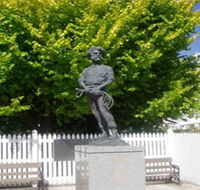 Alexander Cameron Statue