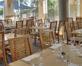 Finz Restaurant And Bar - Timeshare Accommodation 2