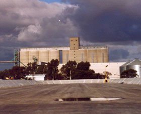 Co-operative Bulk Handling (CBH) Wheat Storage And Transfer Depot - Timeshare Accommodation 1