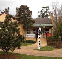 Australian Alpaca Barn - Hunter Valley Gardens - Timeshare Accommodation