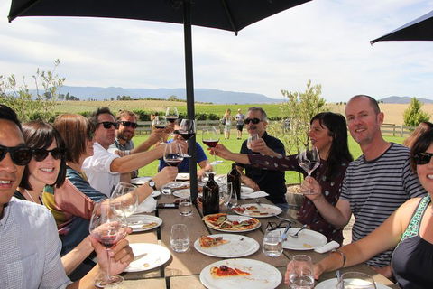 Jump On Tours - Yarra Valley Winery Tours - Timeshare Accommodation 0