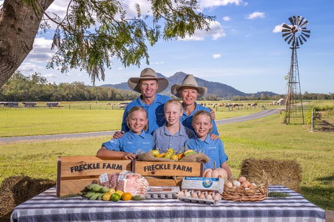 Mackay Aussie Farm & Drinks Tour - Timeshare Accommodation 0