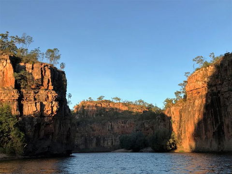 Nitmiluk (Katherine) Gorge 3.5-Hour Sunset Dinner Boat Tour - Timeshare Accommodation 2